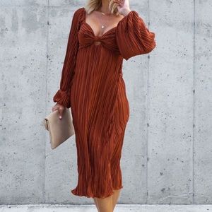 NWOT Very Impressed Plisse Cutout Midi Dress
